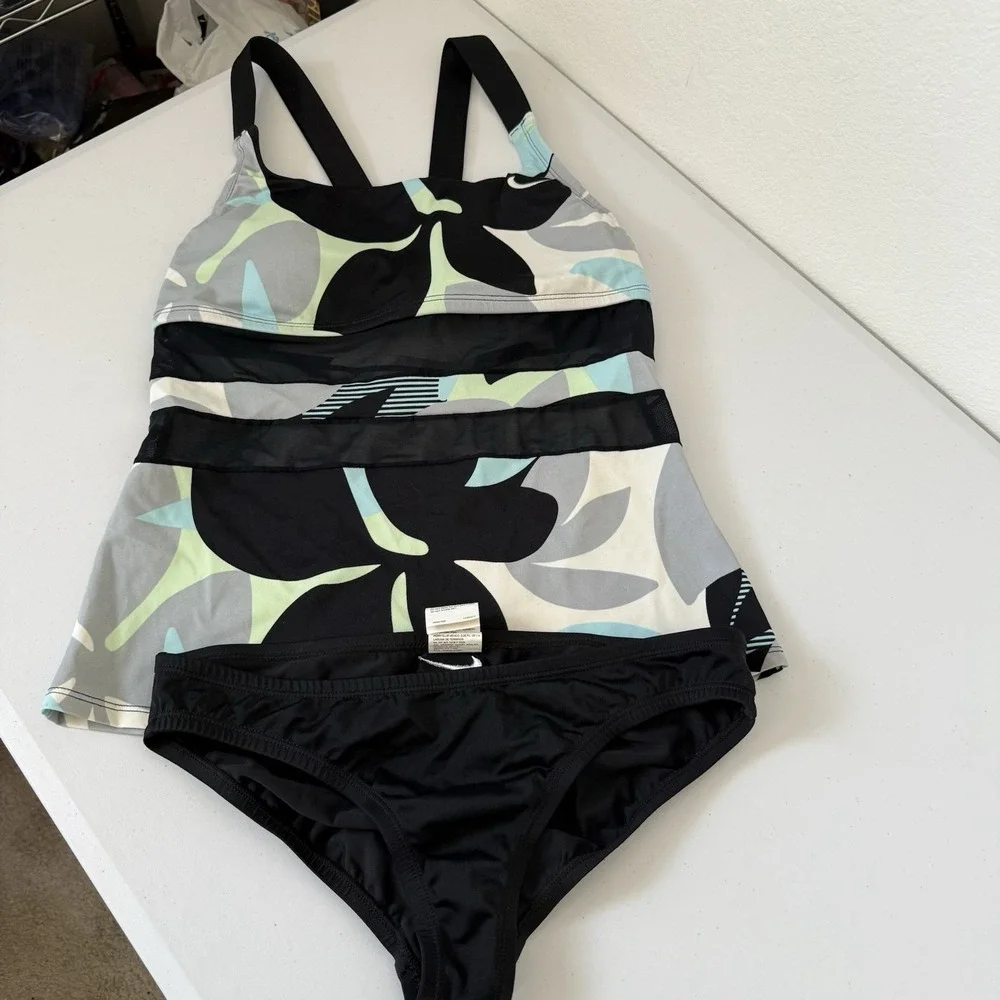 NIKE Women's Mesh Floral Print V-Back Tankini Set Medium NESSF366-001